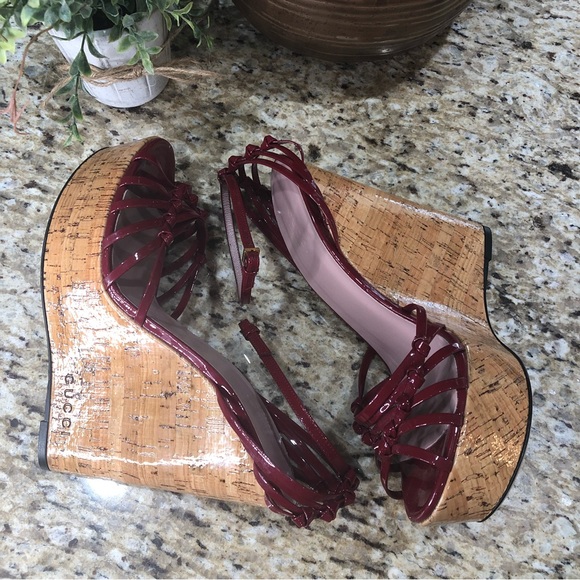 Gucci Alice Red Patent Leather Knot Strappy Platform Cork Sandal Wedges 40 - Picture 5 of 13
